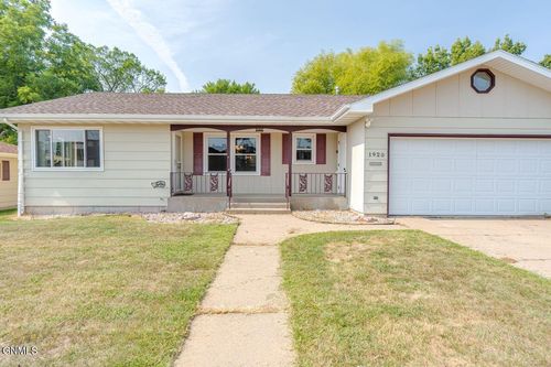 1920 N 2nd St, Bismarck, ND, 58501-1734 | Card Image