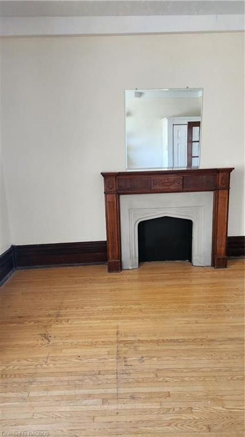 {{alt}} | Card Image