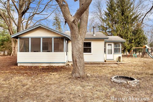 4279 S Scenic Dr, Shelby, MI, 49455-9313 | Card Image