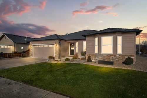 3267 Ford Dr, Medford, OR, 97504-4962 | Card Image