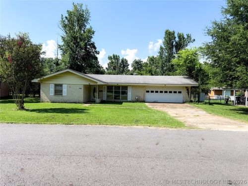 811 Ne 5th St, Antlers, OK, 74523-2648 | Card Image