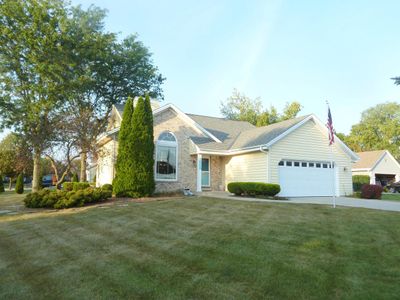 1003 Arrowwood Court, House other with 3 bedrooms, 2 bathrooms and null parking in PEWAUKEE WI | Image 1