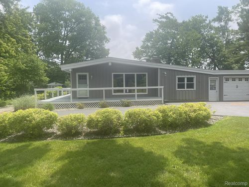 2141 Derfla Dr, Saint Joseph, MI, 49085-9661 | Card Image