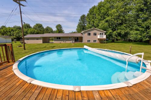 5701 Hanes Rd, Vassar, MI, 48768-9216 | Card Image
