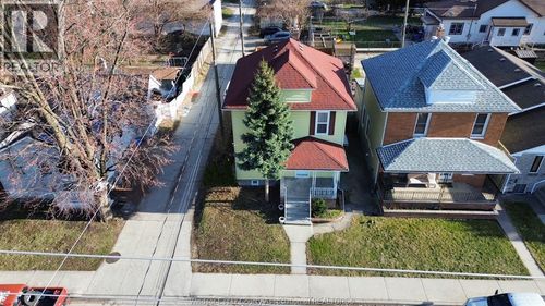 941 Cataraqui St, Windsor, ON, N9A3P7 | Card Image