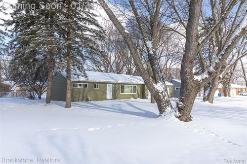 3474 Fort Dr, Waterford, MI, 48328-1327 | Card Image