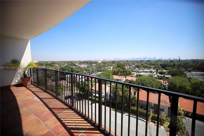 APT-506 - 1627 Sw 37 Th Ave, Condo with 2 bedrooms, 2 bathrooms and null parking in Miami FL | Image 6