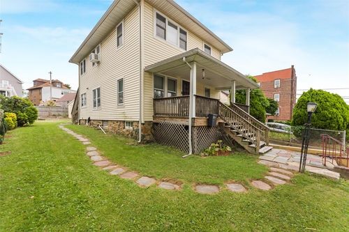 22 King Ave, Yonkers, NY, 10704-3506 | Card Image
