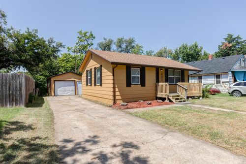 237 N Kansas Ave, Salina, KS, 67401-8515 | Card Image