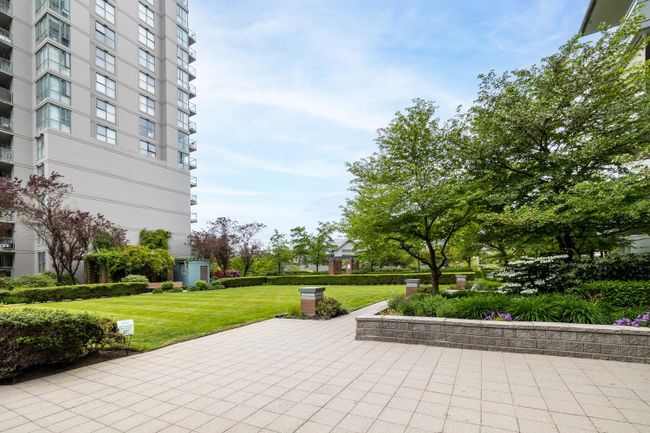 1703 - 235 Guildford Way, Condo with 2 bedrooms, 2 bathrooms and 2 parking in Port Moody BC | Image 24