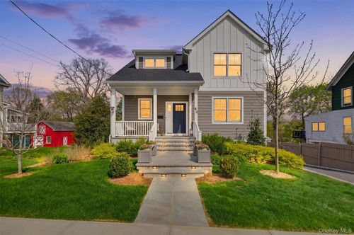 40 Grand St, Croton-On-Hudson, NY, 10520-2517 | Card Image