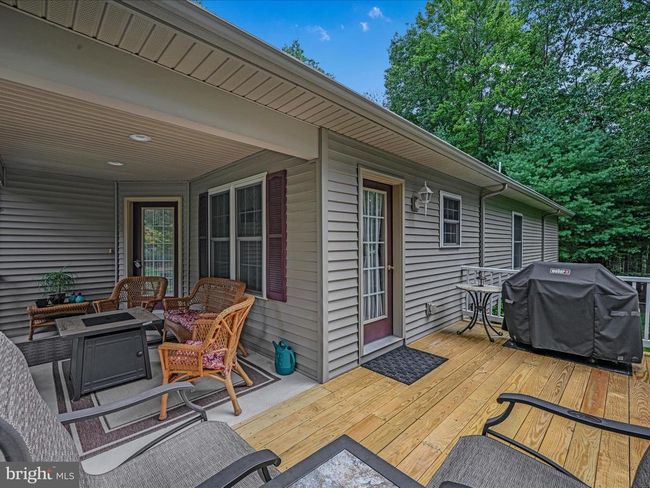 2416 Crow Foot Dr, House other with 3 bedrooms, 3 bathrooms and null parking in AUBURN PA | Image 5