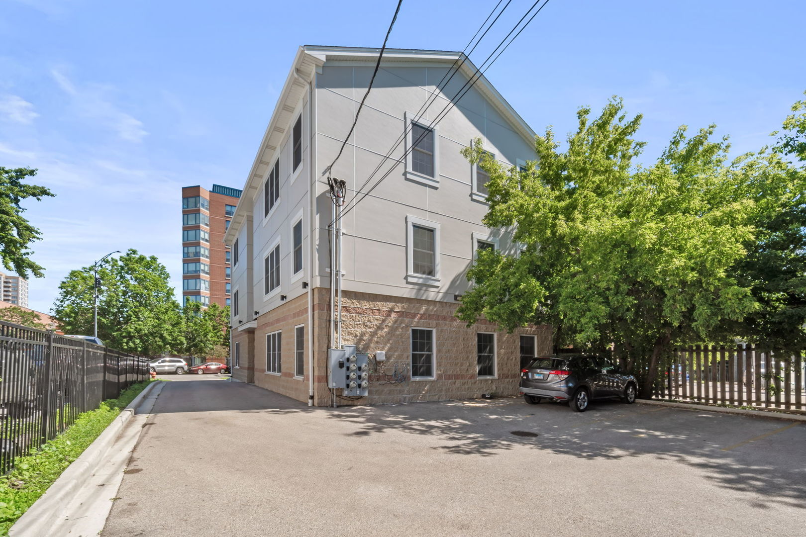 Commercial Sale in Chicago 4