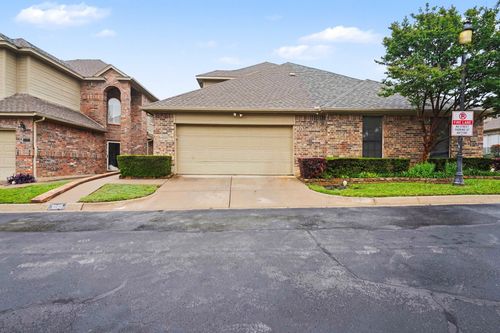 1230 Woodland Park Dr, Hurst, TX, 76053-3709 | Card Image