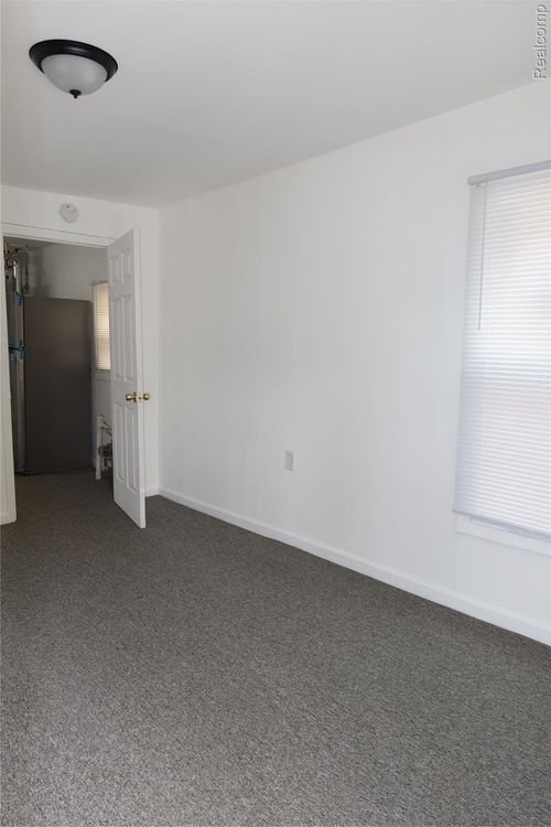 12661 Gallagher St, Hamtramck, MI, 48212-2359 | Card Image