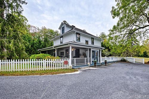 872 Us 64 E, Cashiers, NC, 28717-9500 | Card Image