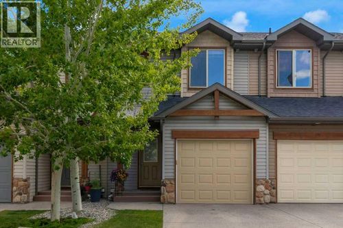 413 River Ave, Cochrane, AB, T4C0P2 | Card Image
