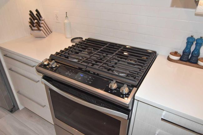 828 West Lakeview Drive, House other with 3 bedrooms, 3 bathrooms and 4 parking in Chestermere AB | Image 14