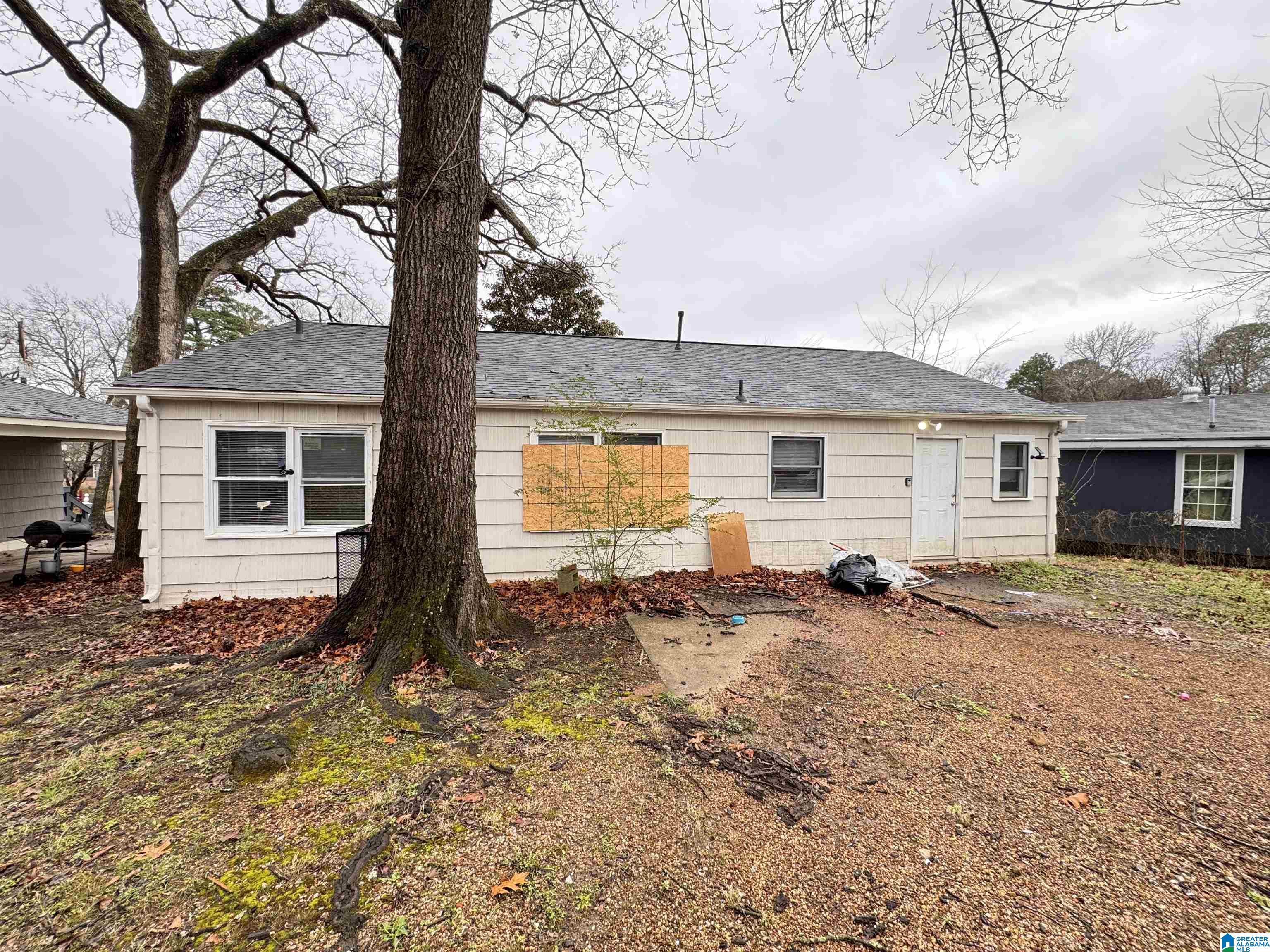Residential in MIDFIELD 3
