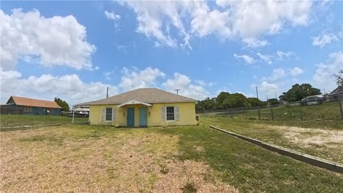 unit-a-219 S 7th St, Aransas Pass, TX, 78336-3511 | Card Image