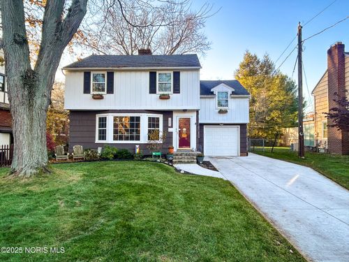 2445 Orchard Rd, Ottawa Hills, OH, 43606-2464 | Card Image