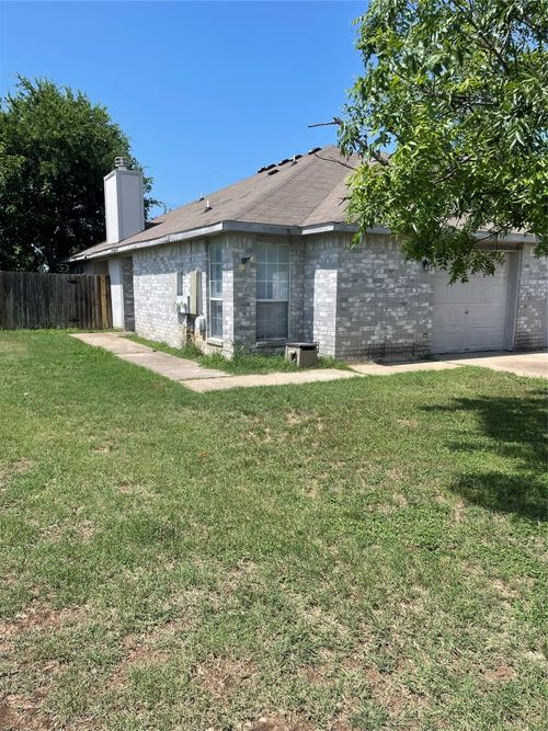 unit-a-105 Axis Deer Trl, Hutto, TX, 78634-5194 | Card Image