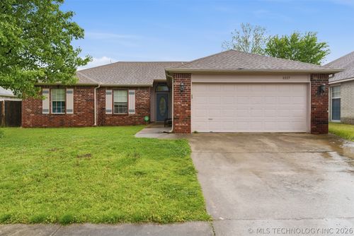 1117 Marina Dr, Oologah, OK, 74053-3284 | Card Image