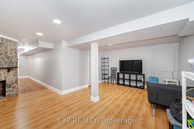 80 - 60 Hanson Rd, Condo with 4 bedrooms, 2 bathrooms and 1 parking in Mississauga ON | Image 27