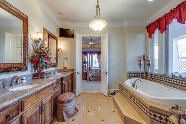 725 Locust Dr, House other with 5 bedrooms, 6 bathrooms and null parking in Oak Leaf TX | Image 20