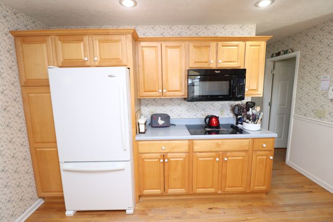 10585 Highway 25 E, House other with 3 bedrooms, 2 bathrooms and 2 parking in Hartsville TN | Image 12