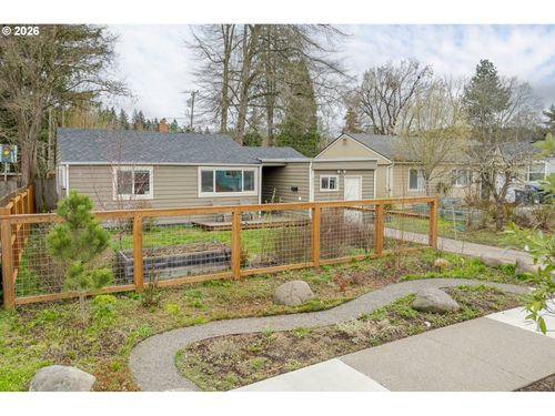 2571 Alder St, Eugene, OR, 97405-3031 | Card Image