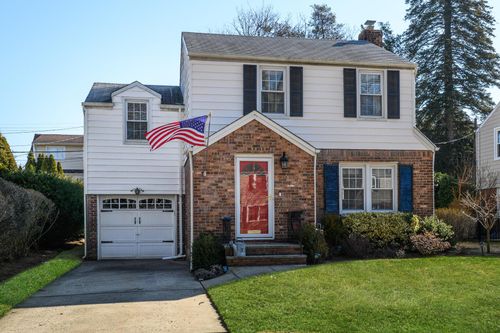 212 Fernwood Ter, Stewart Manor, NY, 11530-5012 | Card Image