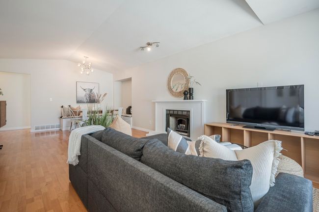 20294 116 B Ave, House other with 3 bedrooms, 2 bathrooms and 4 parking in Maple Ridge BC | Image 8