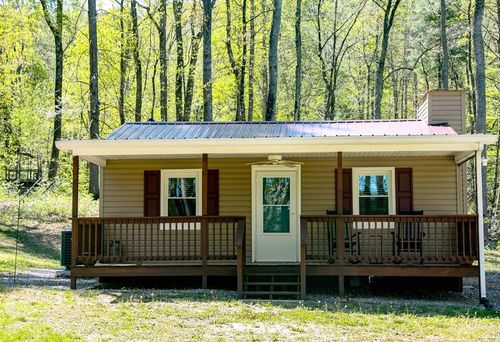 17584 Burnt Cabin Trl, Chilhowie, VA, 24319-3824 | Card Image