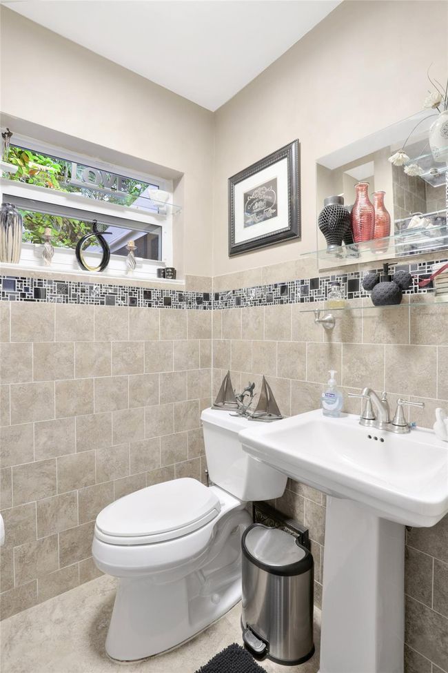 2912 Ne 27 Th St, House other with 2 bedrooms, 2 bathrooms and null parking in Lighthouse Point FL | Image 23