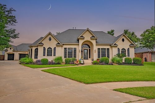 56 English Oak Ct, Lake Jackson, TX, 77566-4657 | Card Image