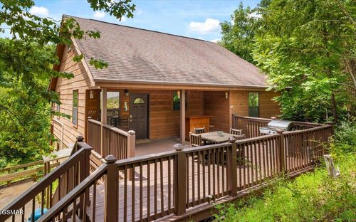 1727 Walker Trl, Sevierville, TN, 37876-7273 | Card Image