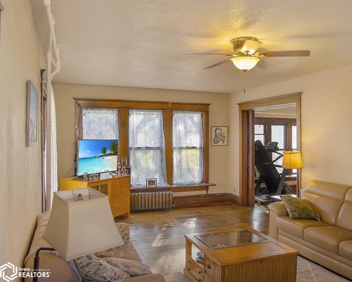 315 S Harrison St, Mediapolis, IA, 52637-9774 | Card Image
