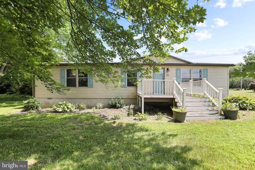 19 Regency Dr, FALLING WATERS, WV, 25419-3900 | Card Image
