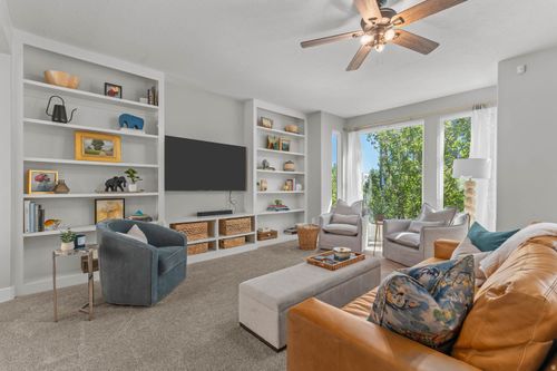 4927 W Daybreak Pkwy, South Jordan, UT, 84009-5146 | Card Image