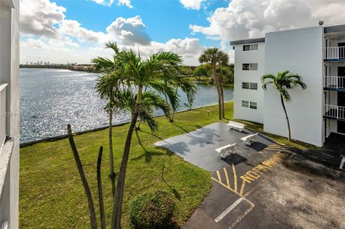 214-447 Ne 195th St, Miami, FL, 33179-3346 | Card Image