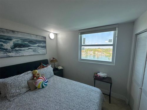 apt-705-5880 Collins Ave, Miami Beach, FL, 33140-2205 | Card Image