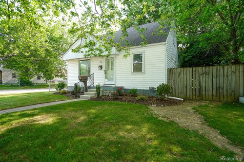 26340 Chippendale St, Roseville, MI, 48066-3576 | Card Image