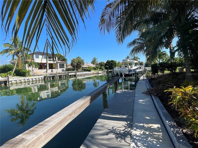 460 Pheasant Dr, House other with 4 bedrooms, 4 bathrooms and null parking in SARASOTA FL | Image 4