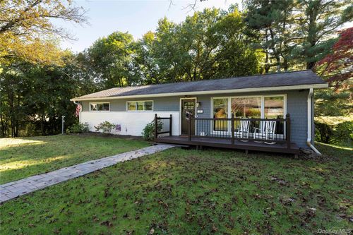 19 Gleason Blvd, Pleasant Valley, NY, 12569-7763 | Card Image