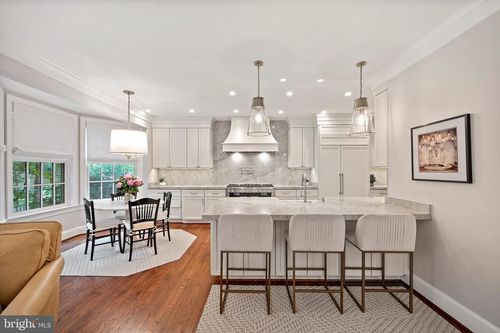 2011 Mayfair Mclean Ct, Falls Church, VA, 22043-1764 | Card Image