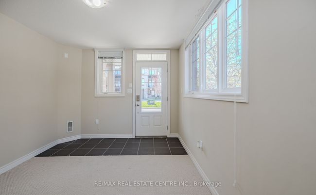 1 Cheps Lane, House attached with 3 bedrooms, 2 bathrooms and 1 parking in Ancaster ON | Image 4