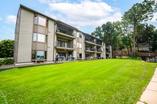 23-1 Hiawatha Cove Trl, Battle Creek, MI, 49015-5800 | Card Image