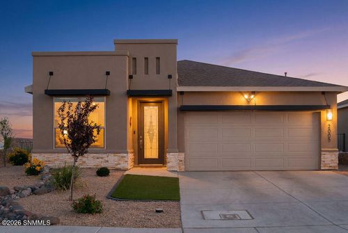 2005 Montosa St, Las Cruces, NM, 88012-8076 | Card Image