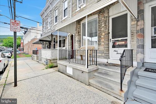 938 Pike, READING, PA, 19604 | Card Image